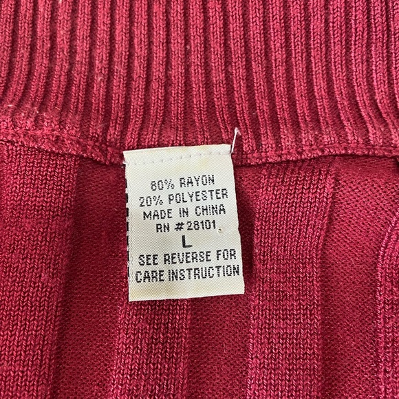 2- way zippered cropped sweater - Picture 4 of 9